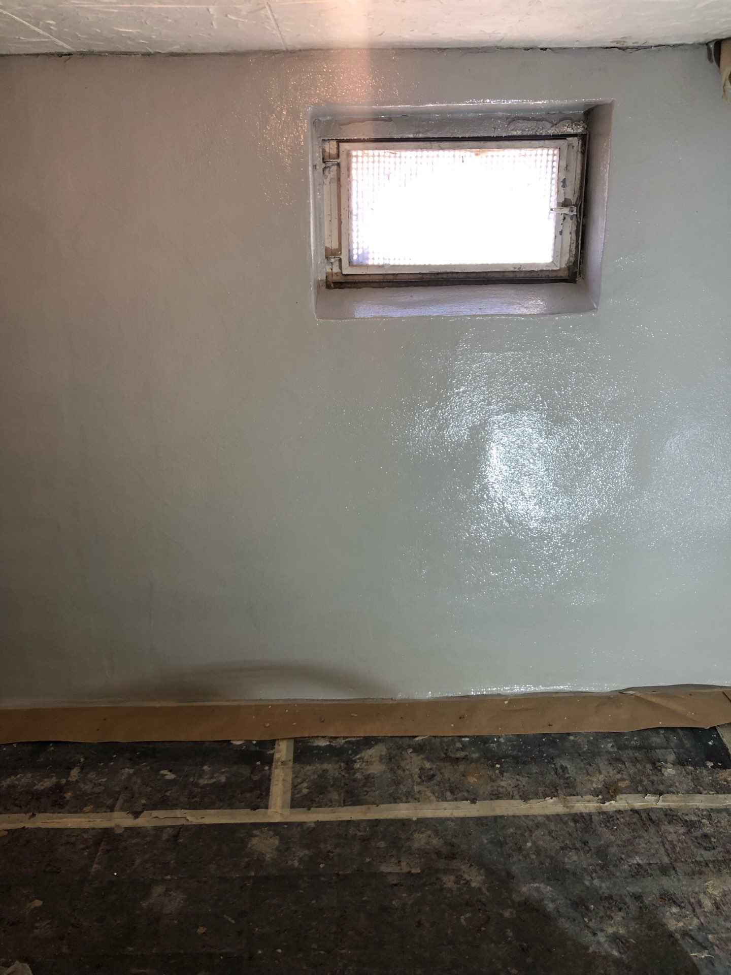 Kellerabdichtung von innen mit Dry Wall Solution – fertig abgedichtete Kellerwand