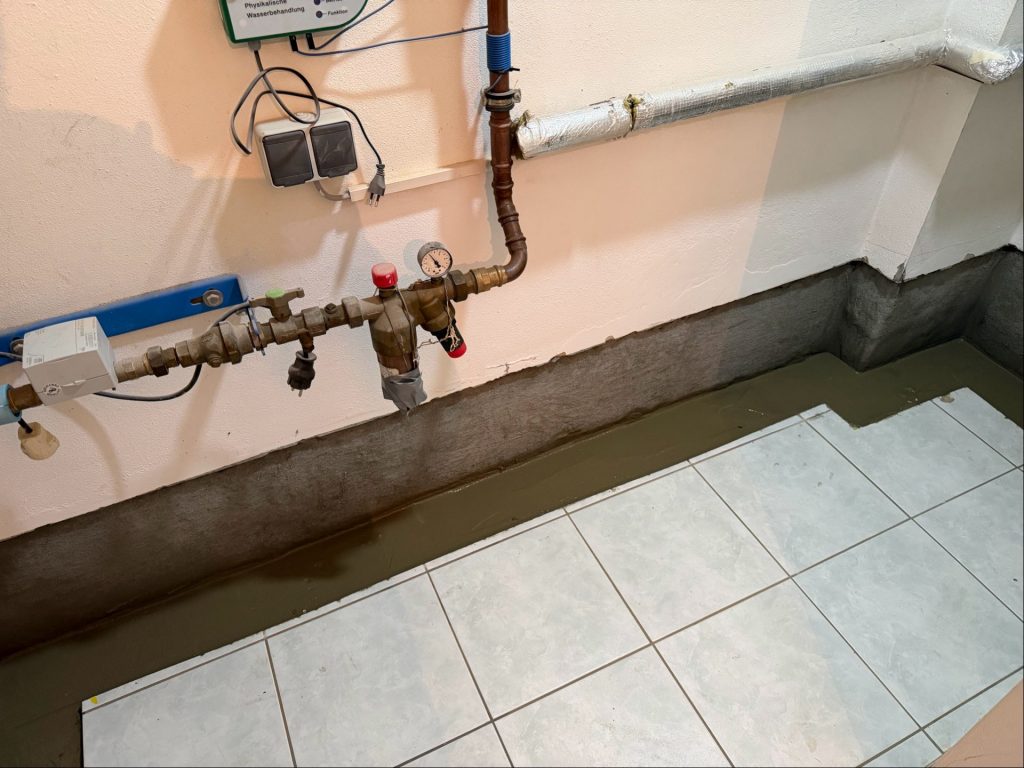 Abdichtung des Wand-Boden-Anschlusses bei drückendem Wasser im Keller