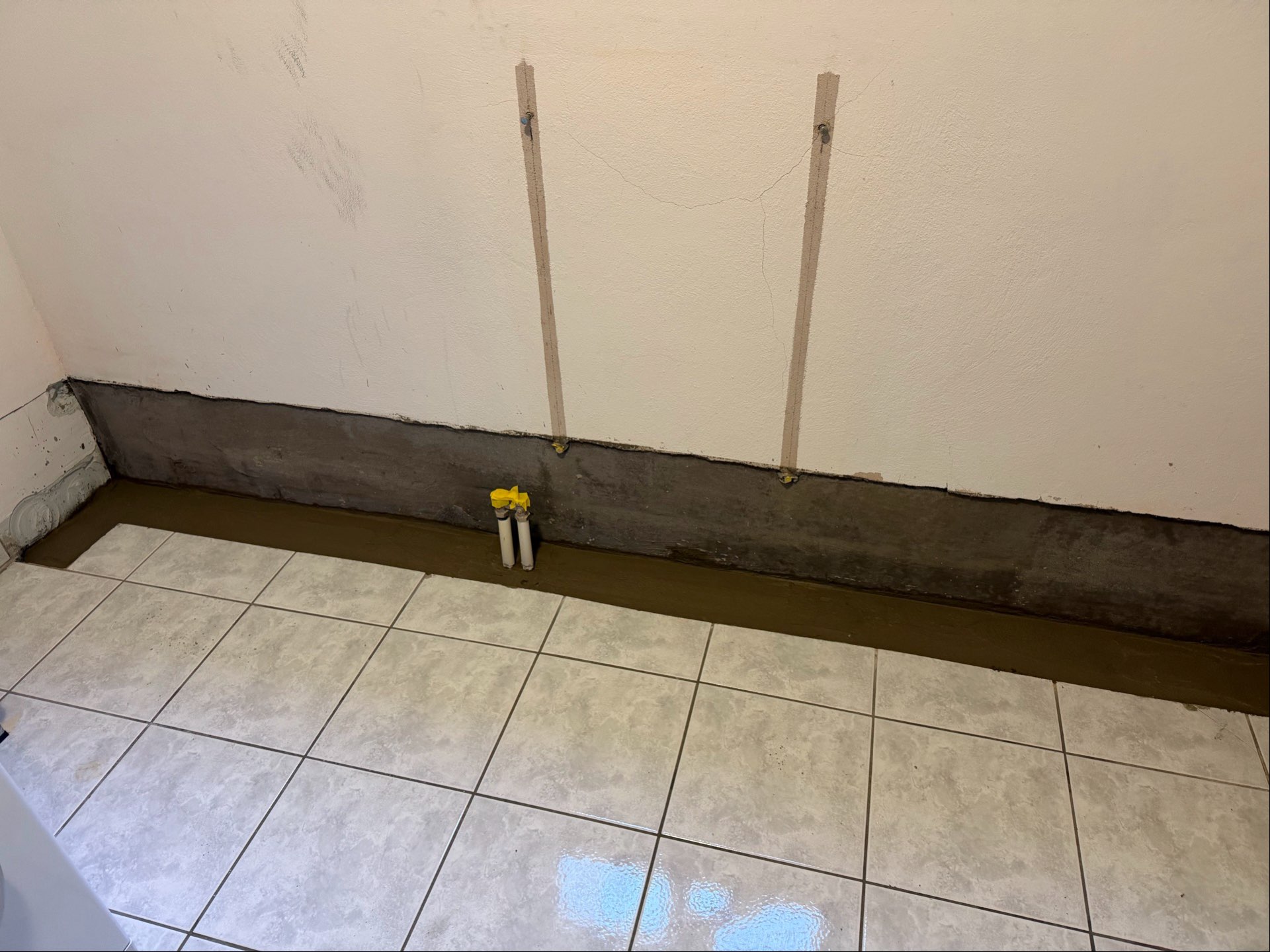Kellerabdichtung am Wand-Boden-Anschluss bei Streifenfundament