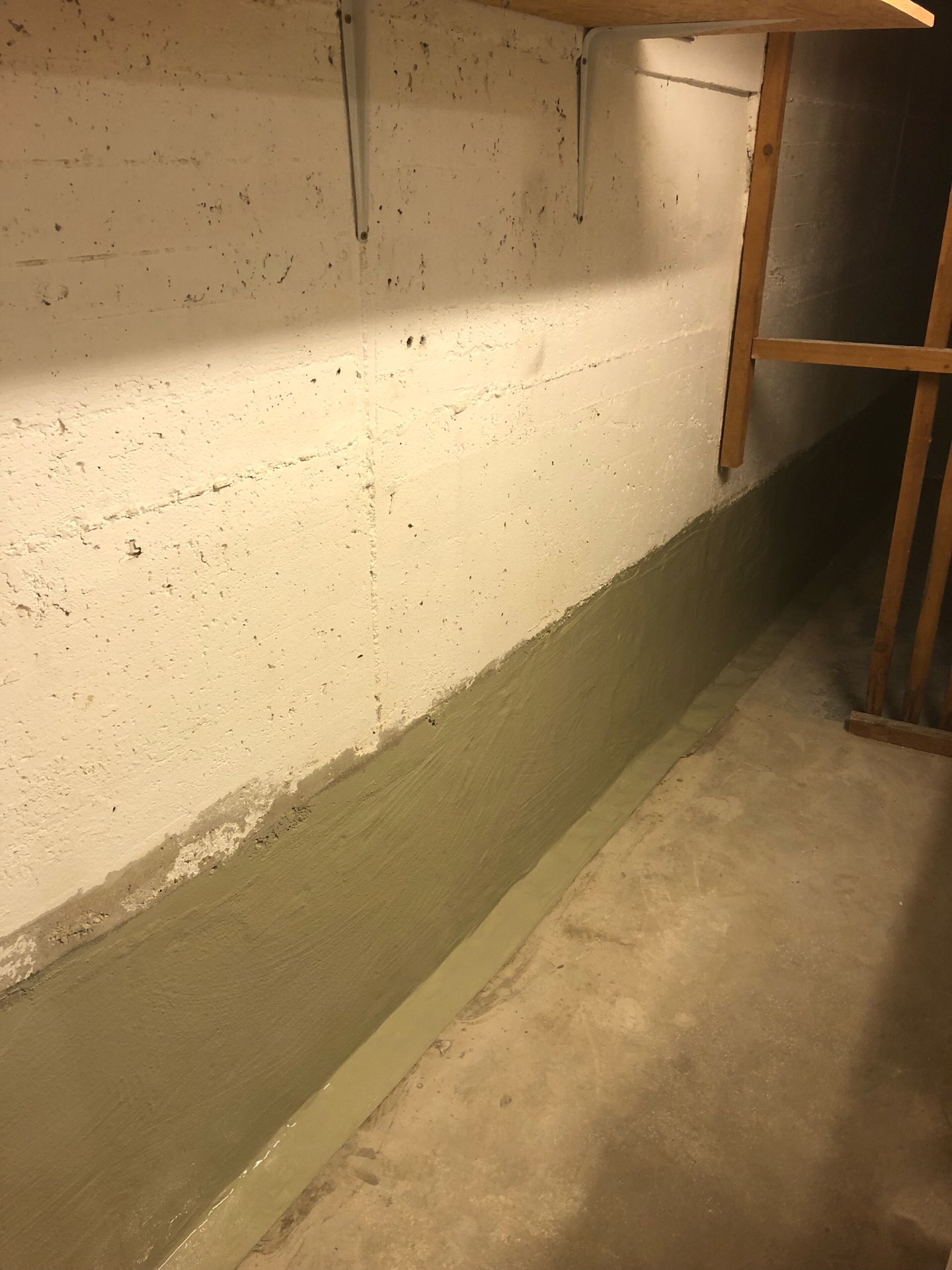 Abgedichteter Wand-Boden-Anschluss im Keller